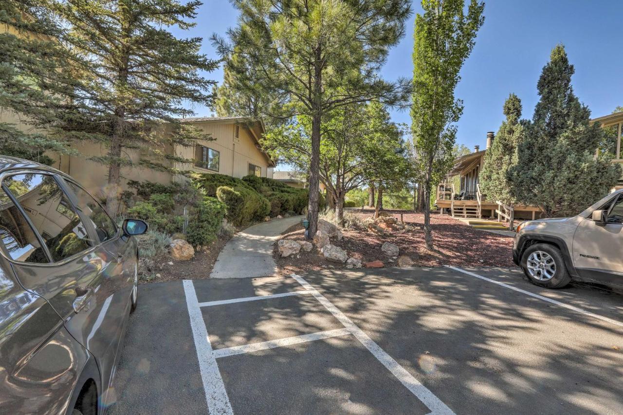 Flagstaff Townhome - Walk To Country Club And Pools! Buitenkant foto